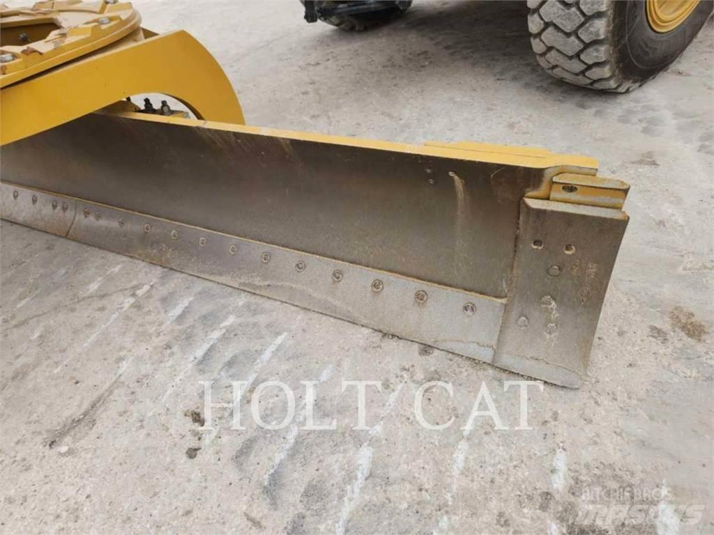 CAT 140 JOY Graders