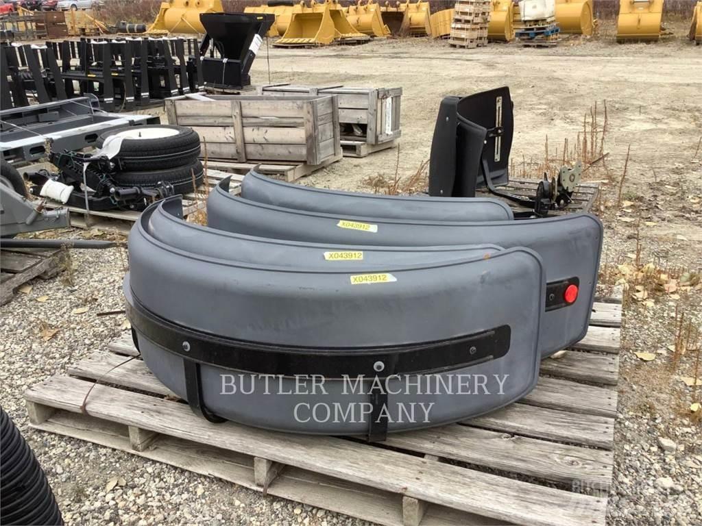 CAT 140M3REARFENDER Other