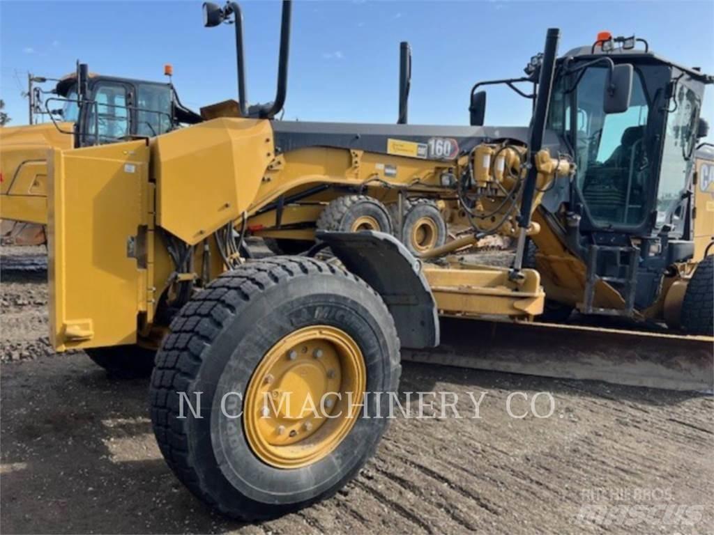 CAT 160 Graders