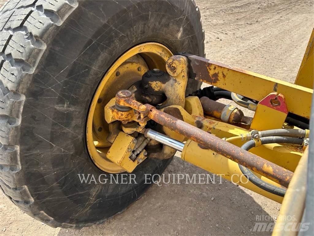 CAT 163H AWD Graders