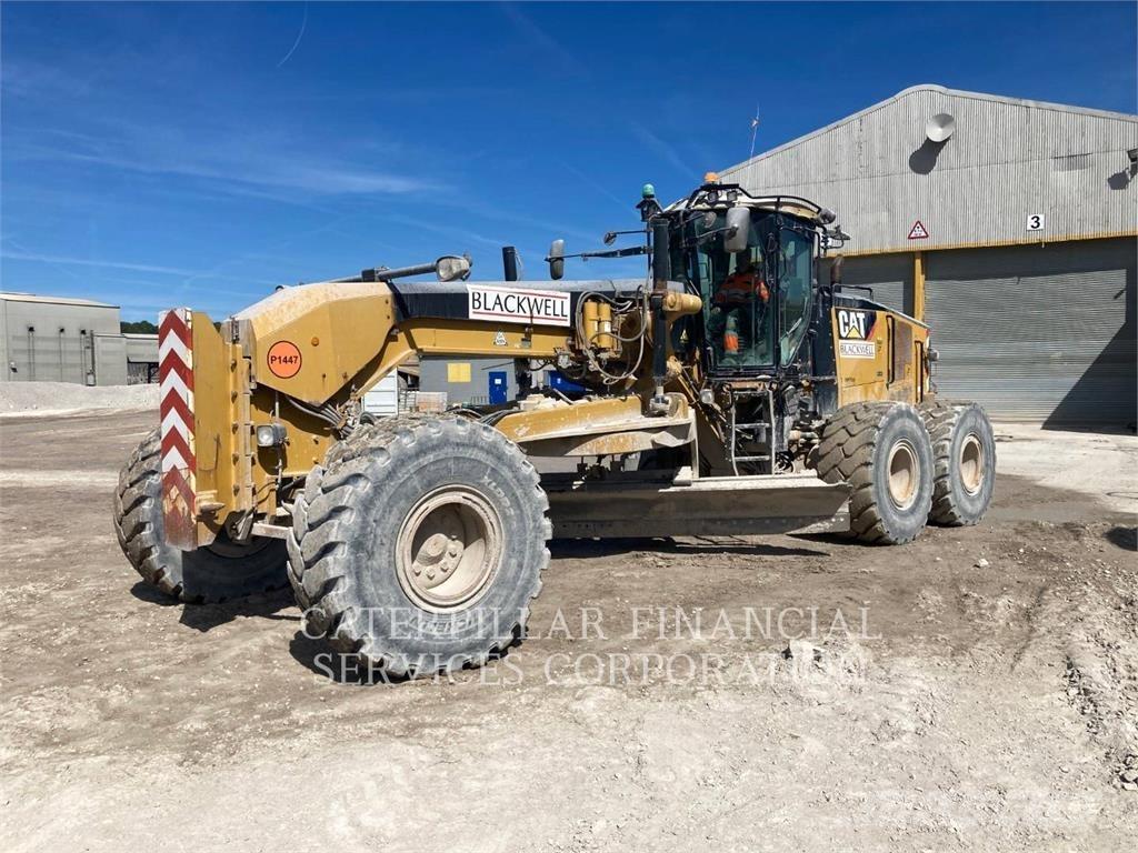 CAT 16M Graders