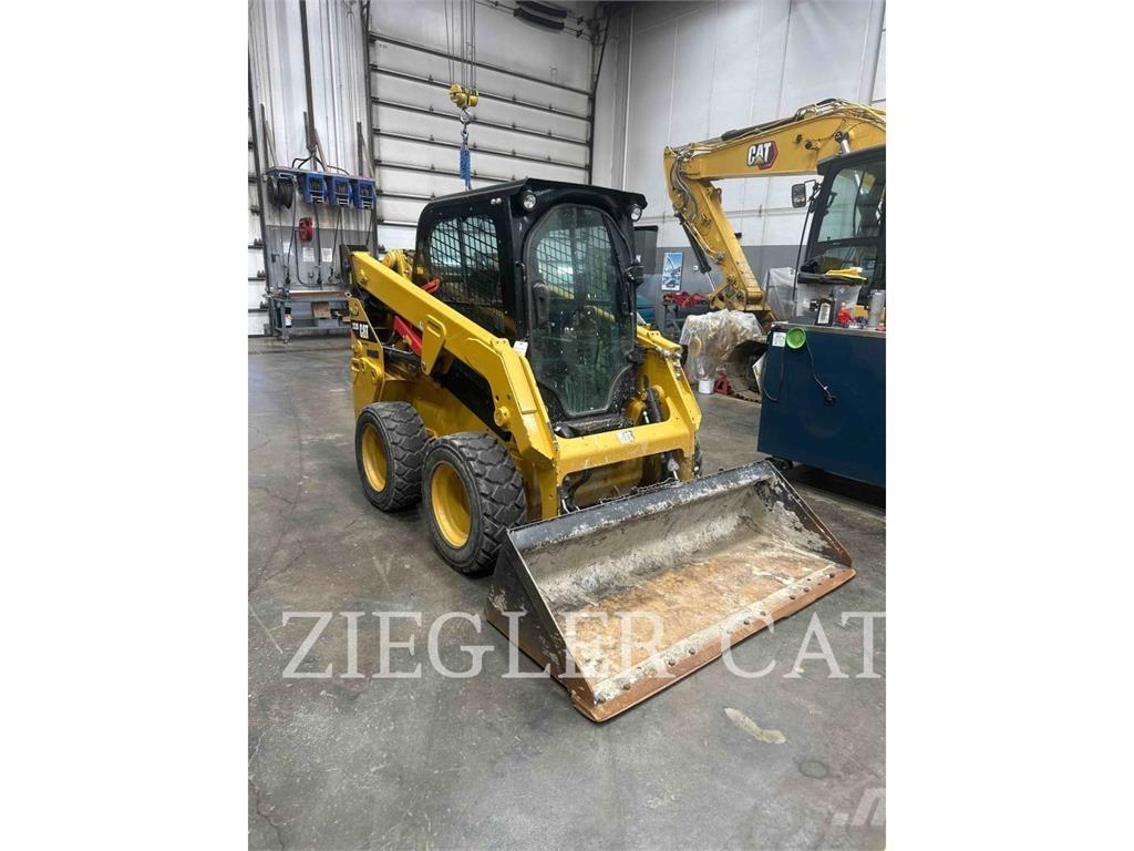 CAT 232D Skid steer loaders