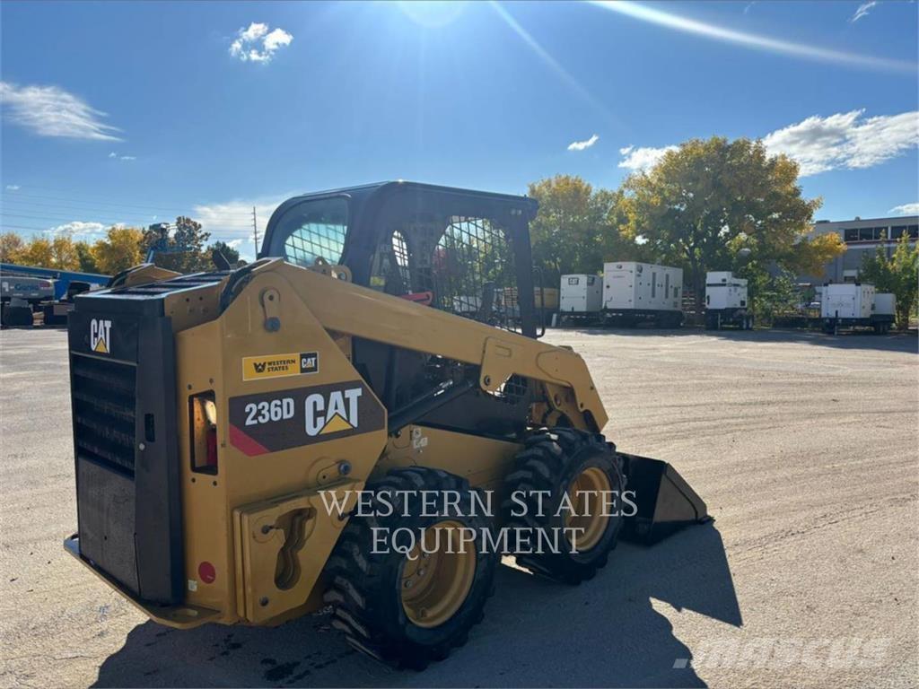CAT 236D Skid steer loaders