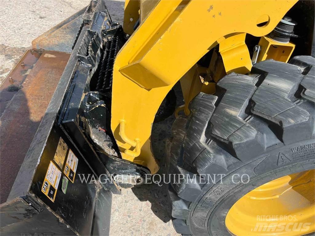CAT 236D3 Skid steer loaders