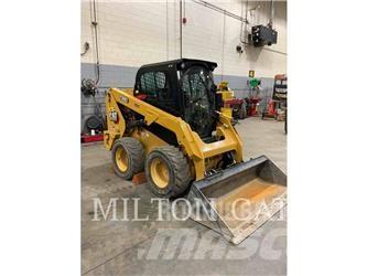 CAT 236D3 Skid steer loaders