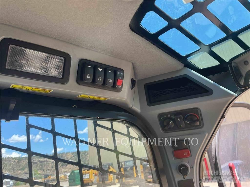 CAT 236D3 Skid steer loaders