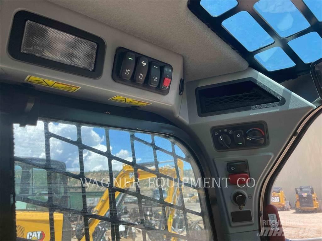 CAT 236D3 Skid steer loaders