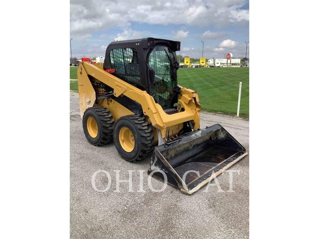 CAT 236D3 Skid steer loaders