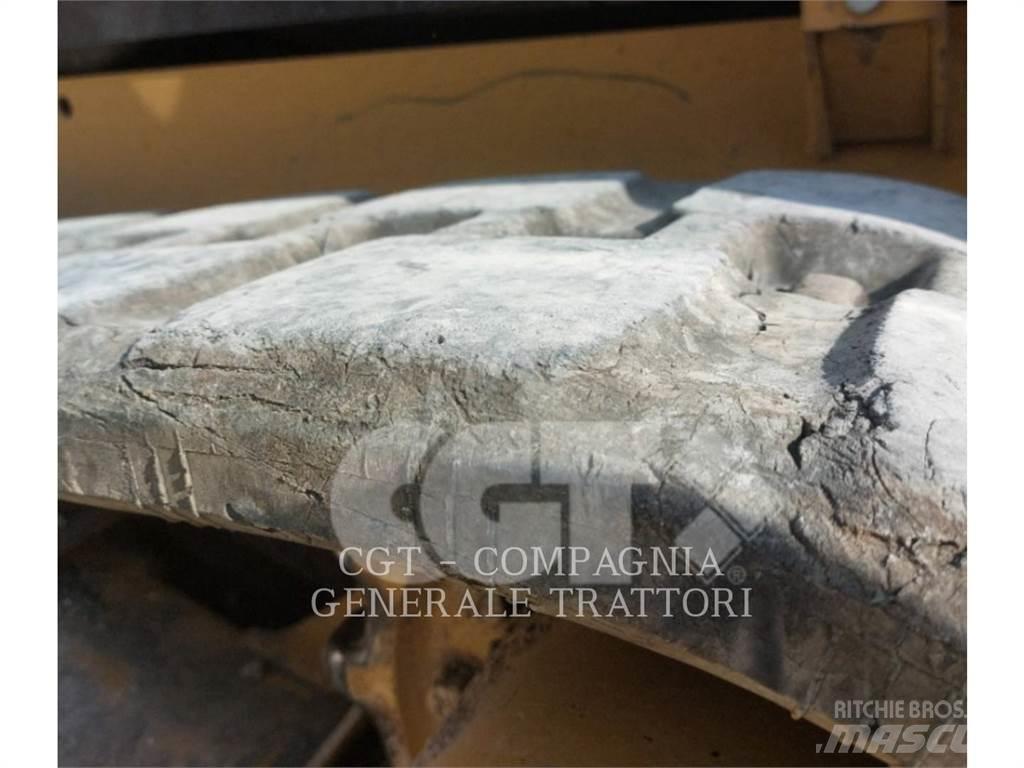 CAT 239D Crawler loaders