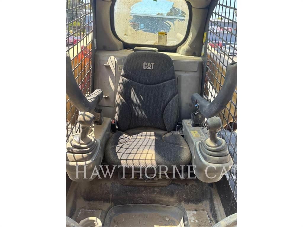 CAT 239D Crawler loaders