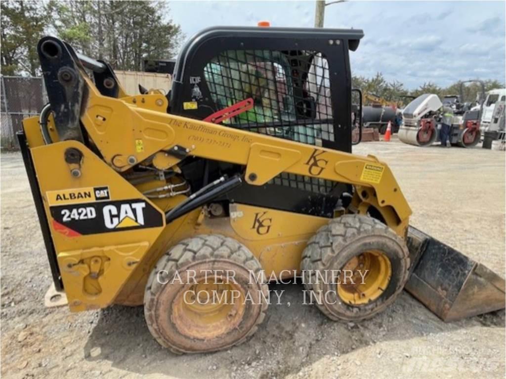 CAT 242D Skid steer loaders