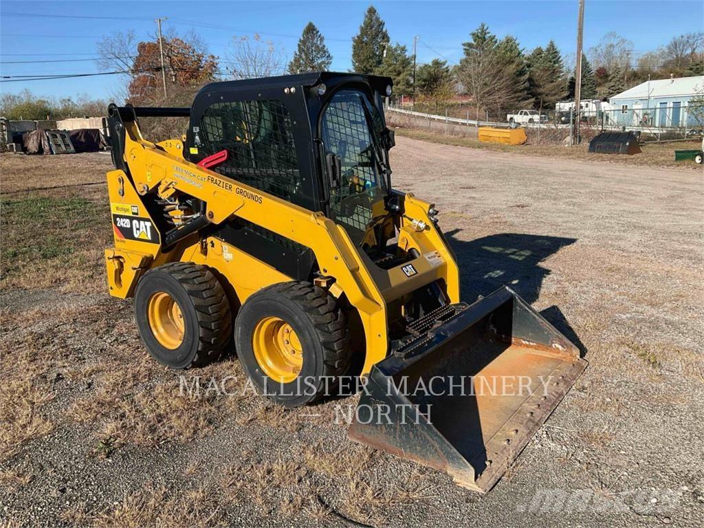 CAT 242D Skid steer loaders