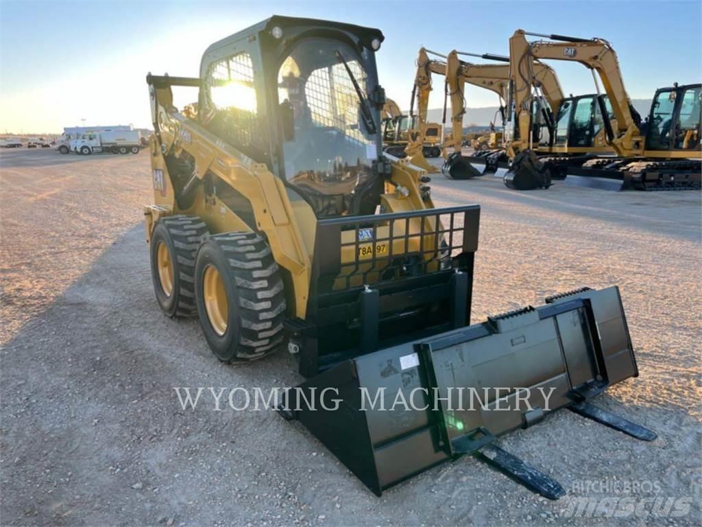 CAT 242D3 Skid steer loaders