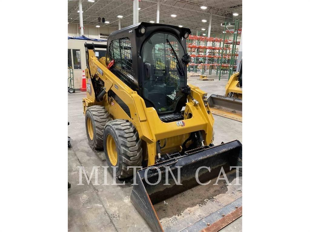 CAT 242D3 Skid steer loaders
