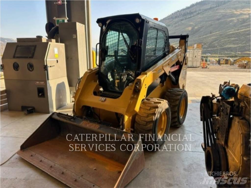 CAT 242D3 Skid steer loaders