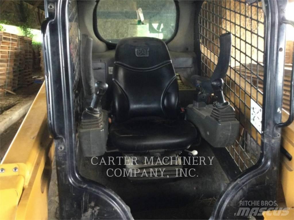 CAT 242D3 Skid steer loaders
