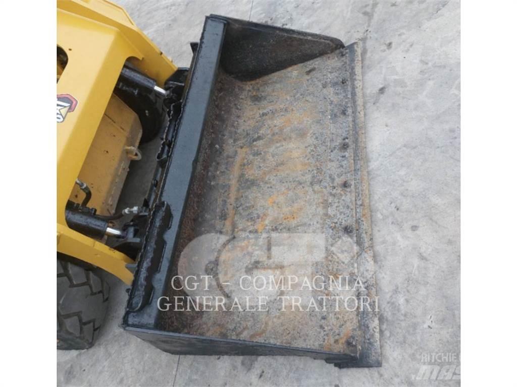 CAT 242D3 Skid steer loaders