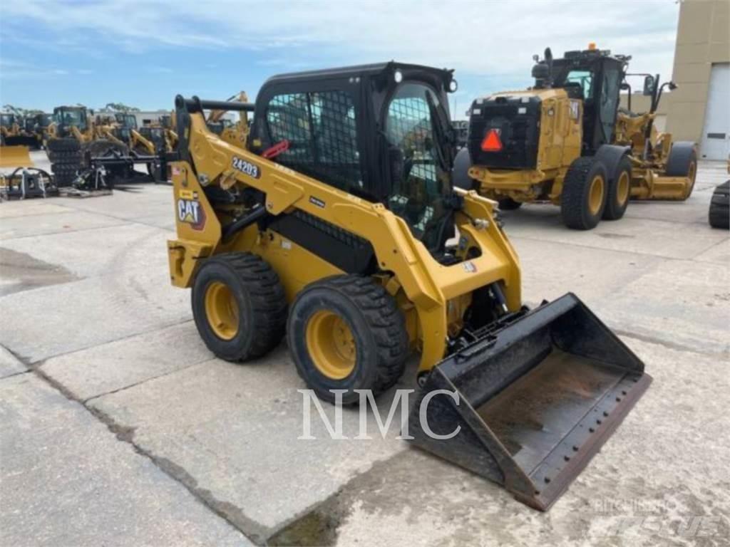CAT 242D3 Skid steer loaders