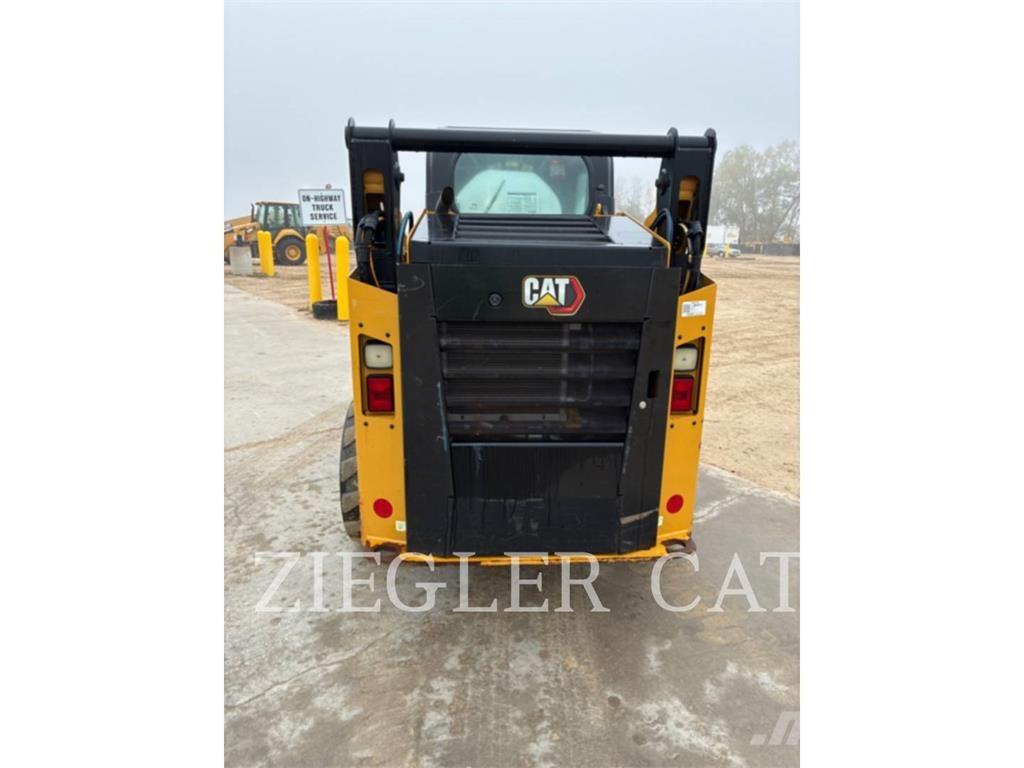 CAT 242D3 Skid steer loaders