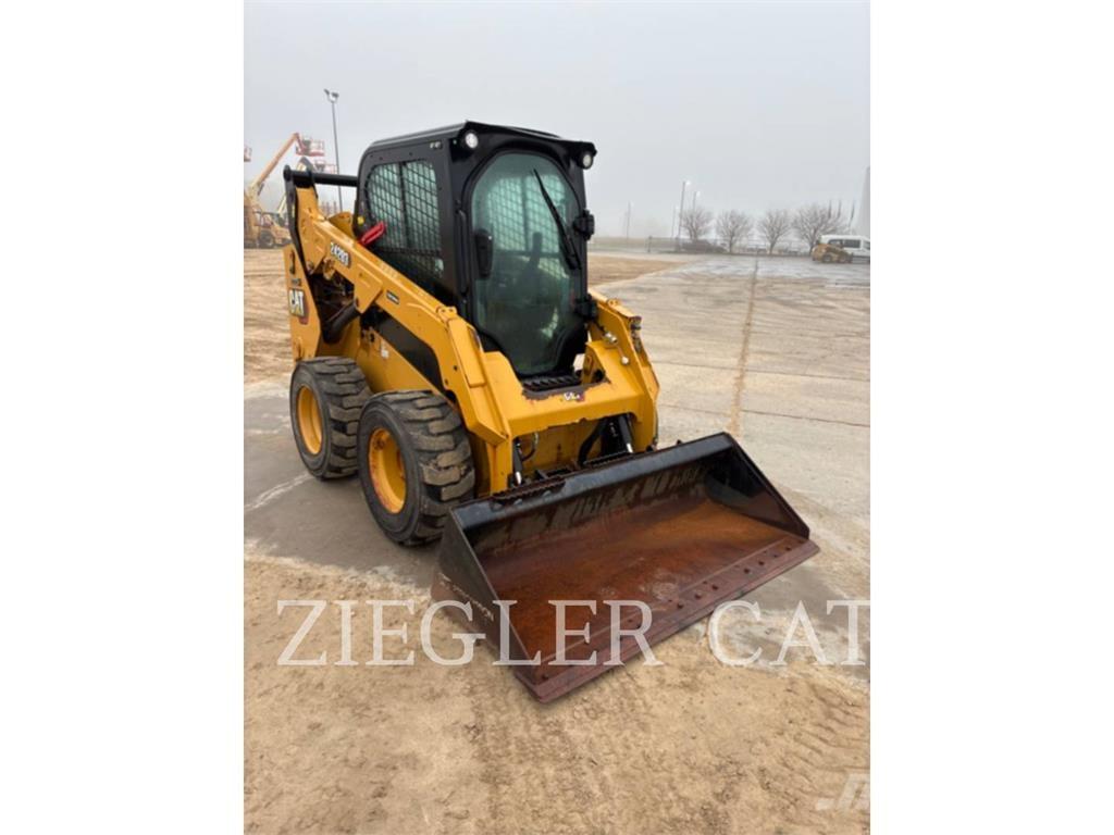 CAT 242D3 Skid steer loaders