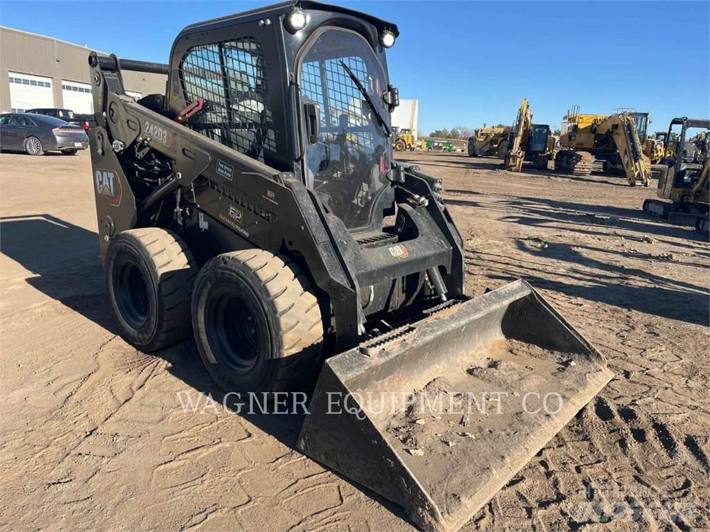 CAT 242D3 HF Skid steer loaders