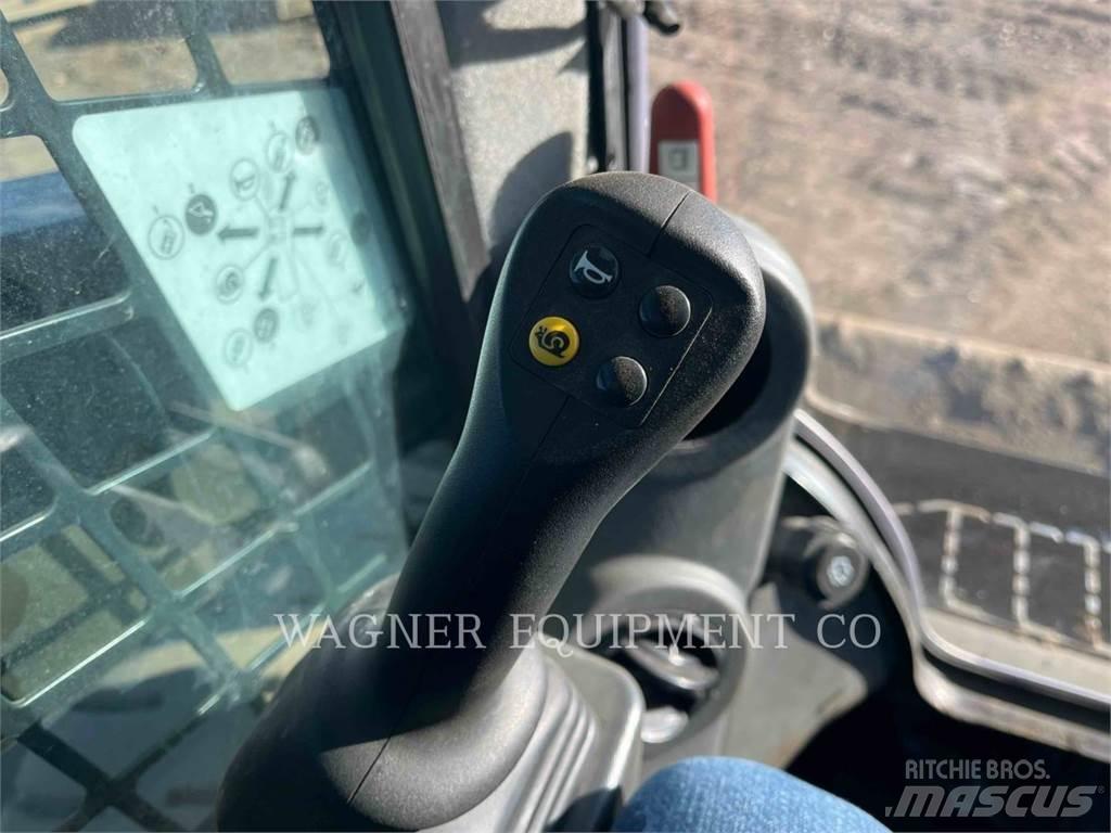 CAT 242D3 HF Skid steer loaders