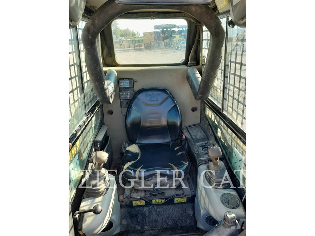 CAT 247B3 Crawler loaders