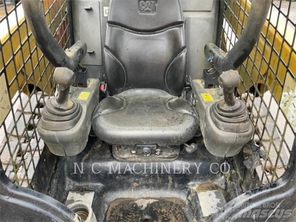 CAT 249D Skid steer loaders