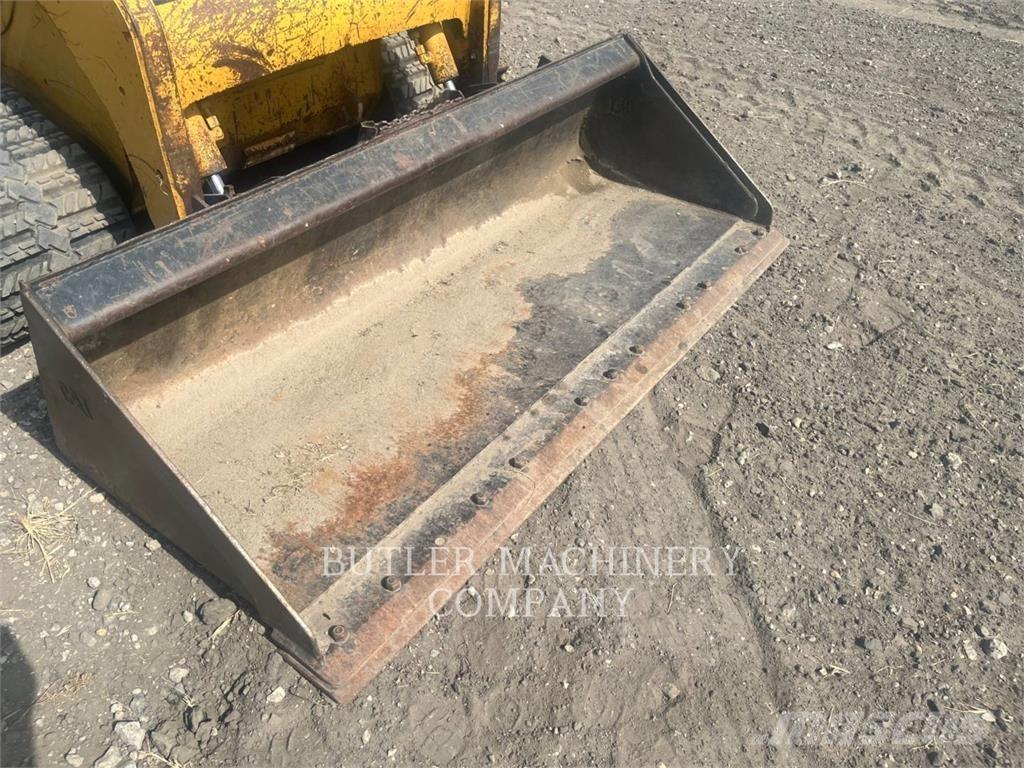 CAT 257B Crawler loaders