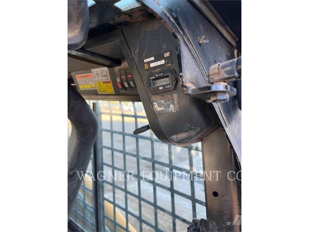 CAT 262B Skid steer loaders