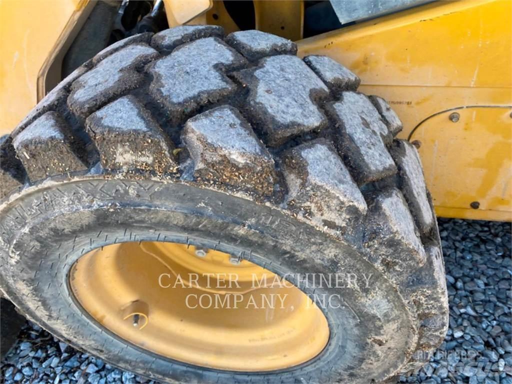 CAT 262C2 Skid steer loaders