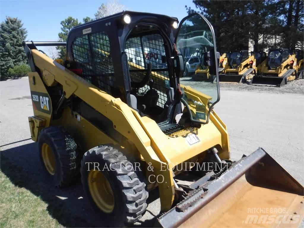 CAT 262D Skid steer loaders