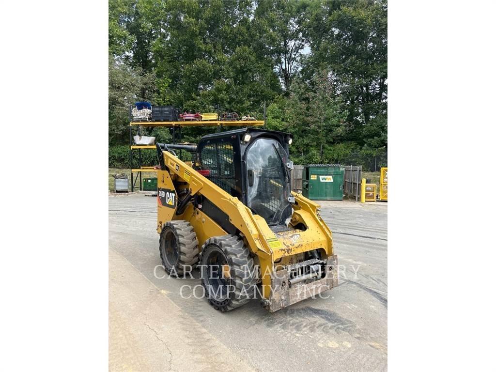 CAT 262D Skid steer loaders