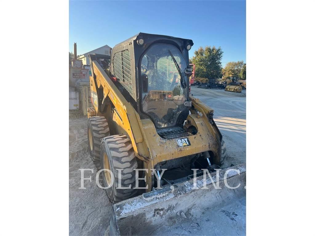 CAT 262D Skid steer loaders