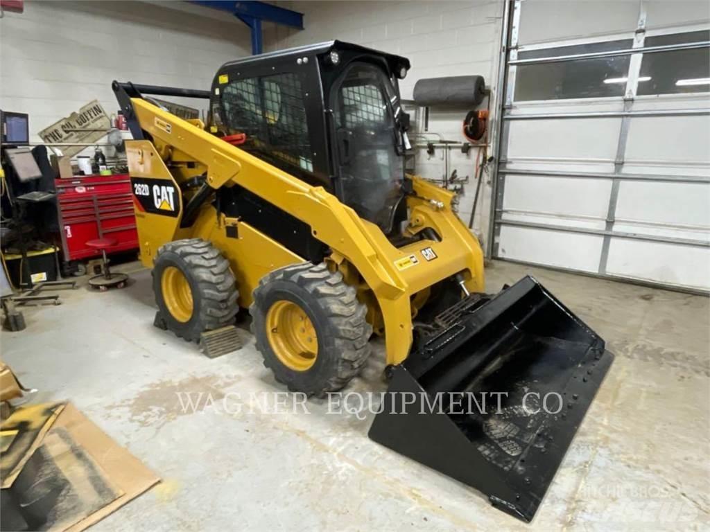 CAT 262D Skid steer loaders