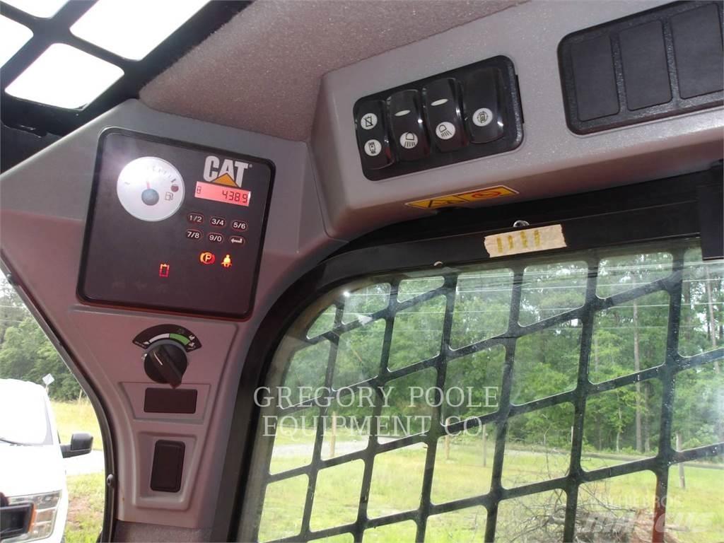 CAT 262D Skid steer loaders