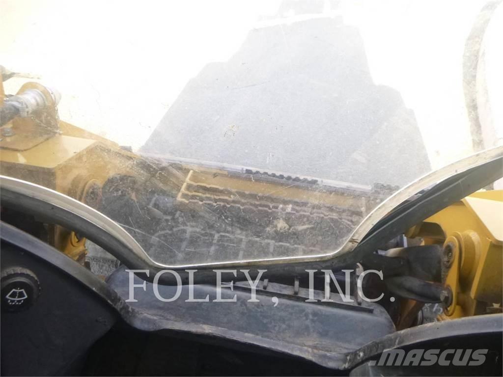 CAT 262D Skid steer loaders
