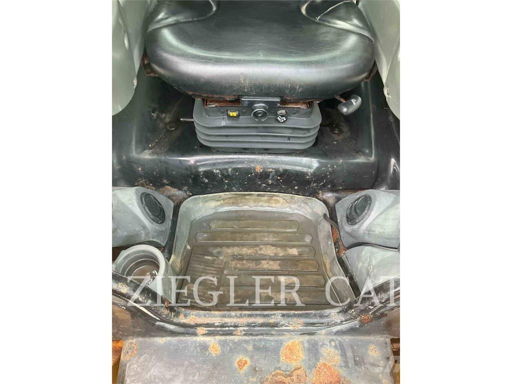 CAT 262D Skid steer loaders