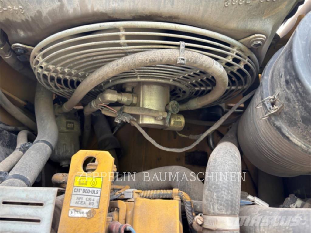 CAT 262D Skid steer loaders