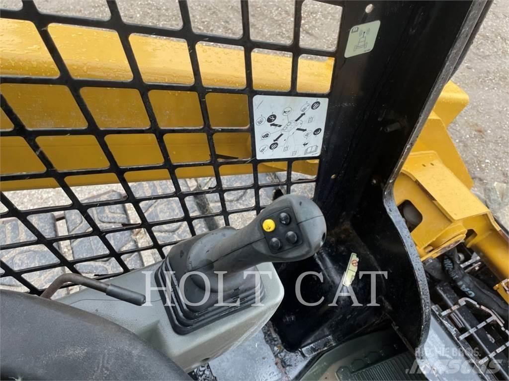 CAT 262D3 Skid steer loaders