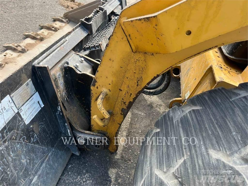 CAT 262D3 Skid steer loaders