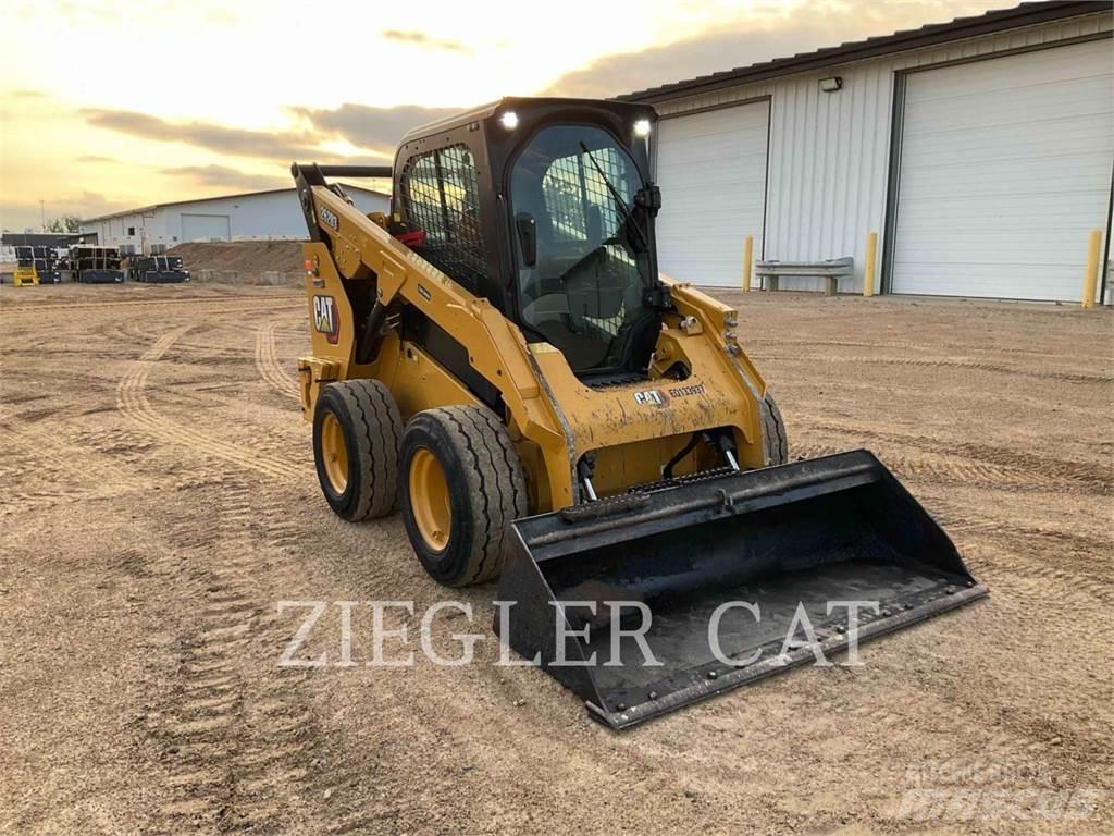 CAT 262D3 Skid steer loaders
