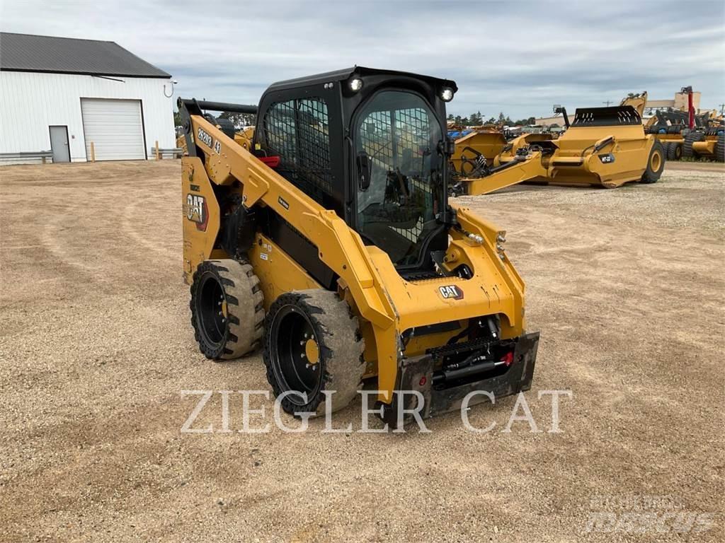 CAT 262D3 Skid steer loaders