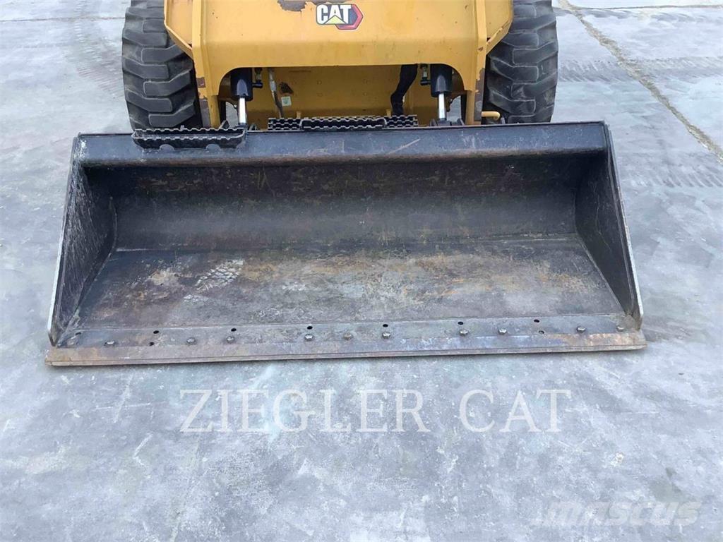 CAT 262D3 Skid steer loaders
