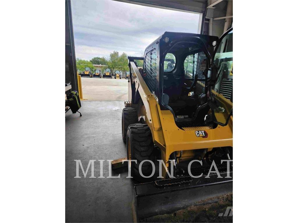 CAT 262D3 Skid steer loaders