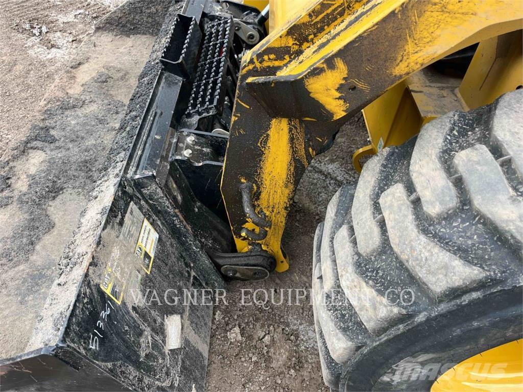 CAT 262D3 XPS Skid steer loaders