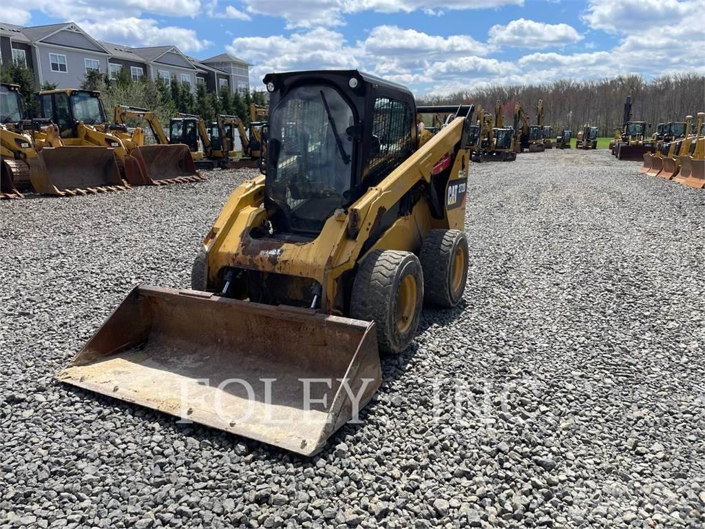 CAT 272D Skid steer loaders