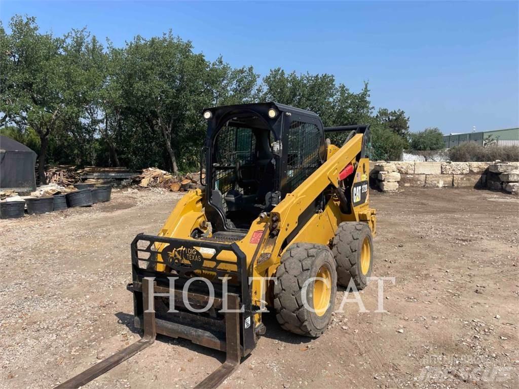 CAT 272D Skid steer loaders