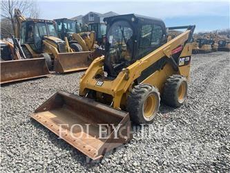 CAT 272D2 Skid steer loaders