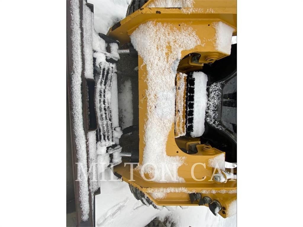 CAT 272D3 Skid steer loaders